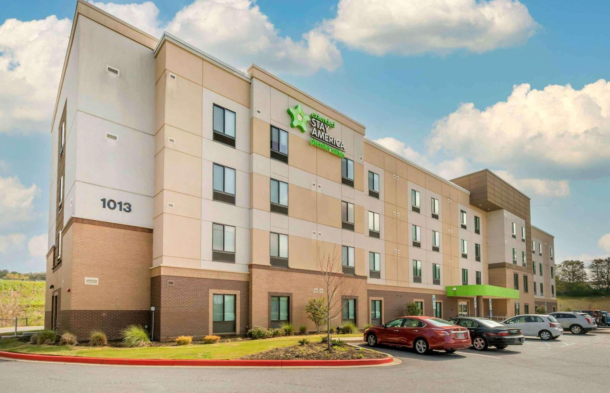Extended America Premier - - Woodruff Road 3*
